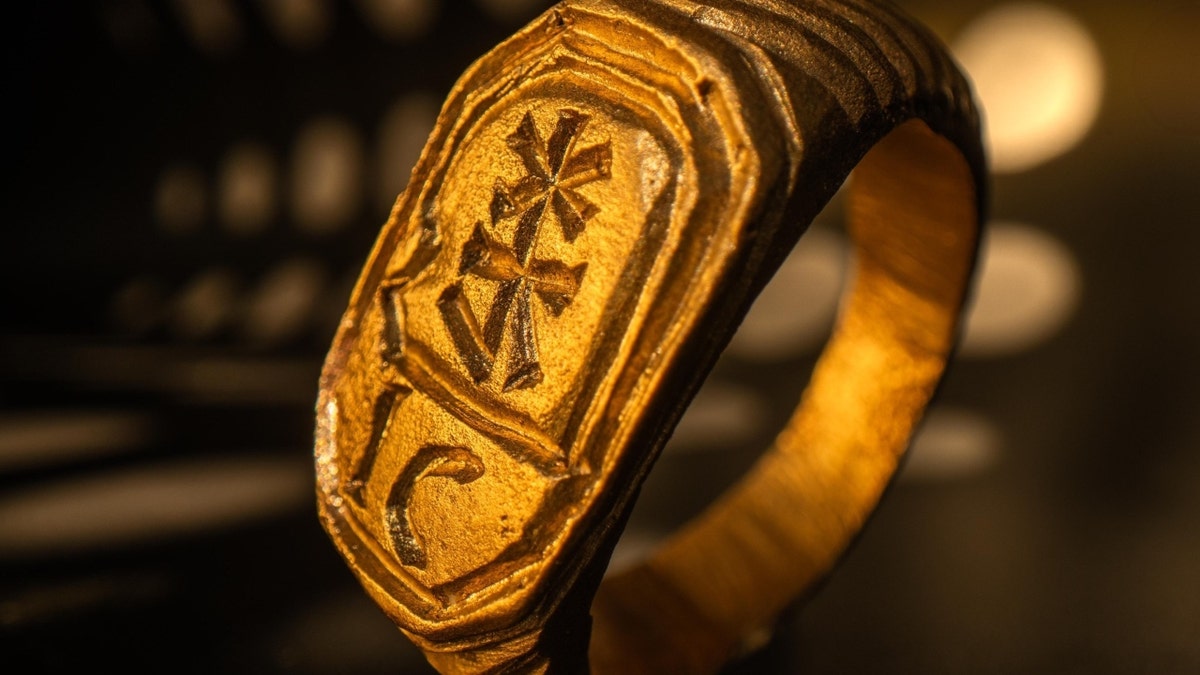 Brass ring details