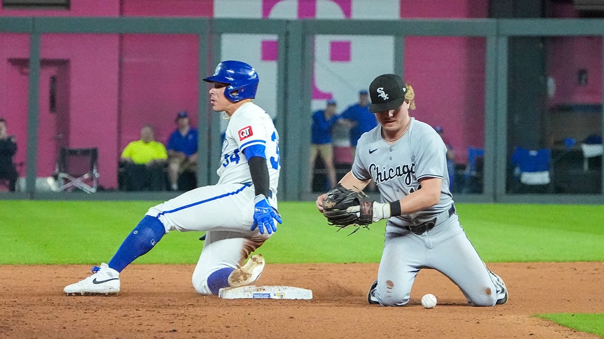 Royals and White Sox at second