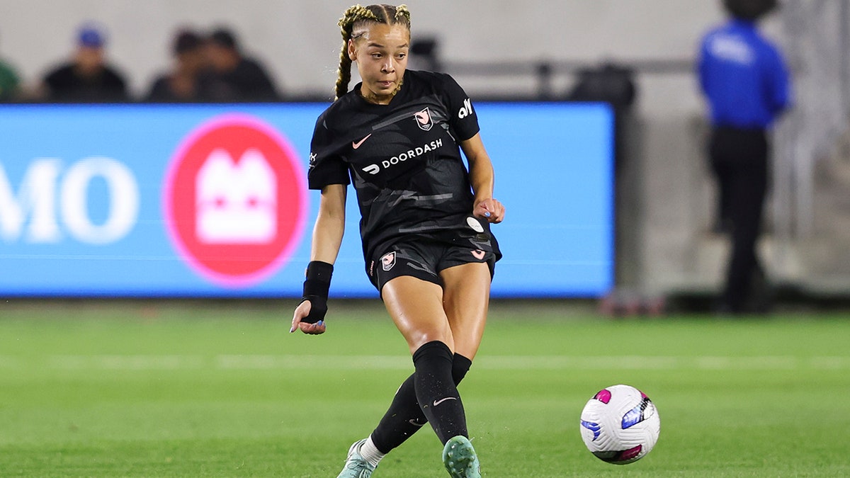 Savy King on field