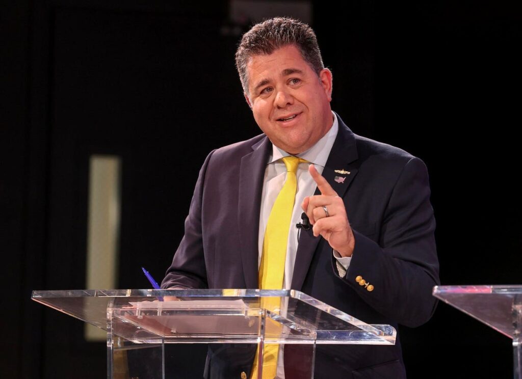 Plain Language Bill Targets 3 Billion in Small Business Contracts