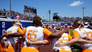 Tennessee softball escapes WCWS elimination game with win over UCLA despite controversial game-tying homer