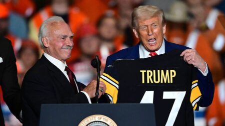 Steelers fans irked over players’ appearance at Trump speech receive letter from org