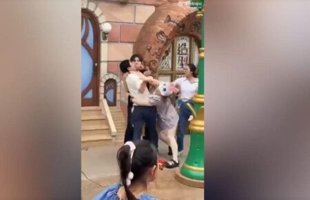 Disneyland China visitors caught on camera brawling over apparent line-cutting dispute