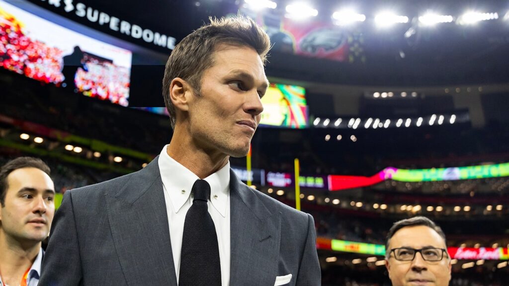 Tom Brady reveals why he won’t ‘throw shade’ at Patrick Mahomes, NFL stars from broadcast booth