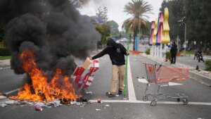 US Marines to deploy to Los Angeles to help quell anti-ICE riots