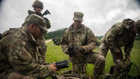 U.S. Army deploys cutting-edge M smart rifle scopes that automatically shoot down enemy drones in combat