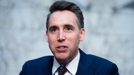 Republican senator teams up with Democrat to push  per hour minimum wage plus annual inflation increases