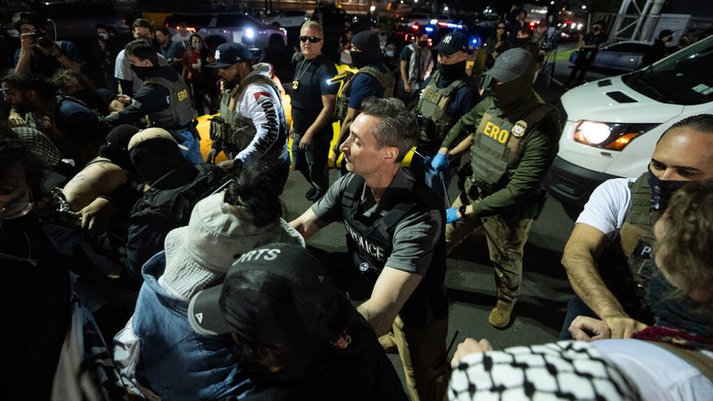 4 migrants escape from Newark ICE detention facility, DHS official confirms