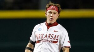 Arkansas suffers heartbreaking College World Series elimination to LSU after left fielder’s critical mistake