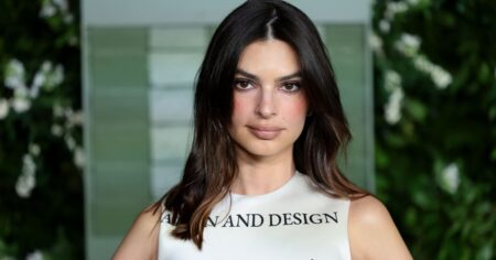 Emily Ratajkowski’s Go-To Makeup Remover Is Only  on Amazon and Doesn’t Require Rinsing
