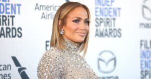 Jennifer Lopez Just Wore These Waist-Cinching Jeans, and We Found a  Amazon Lookalike