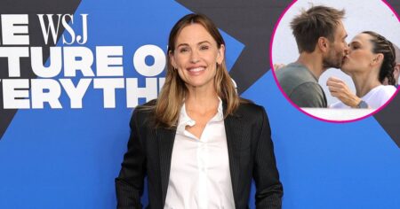 Jennifer Garner and Boyfriend John Miller Share a Sweet Kiss During Charity Event