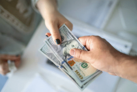 Dear Abby: My girlfriend doesn’t want me spending money on my kids