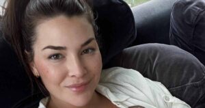Blake Lively, Rachel Bilson and More Celebrity Moms Pumping Breast Milk: Pics