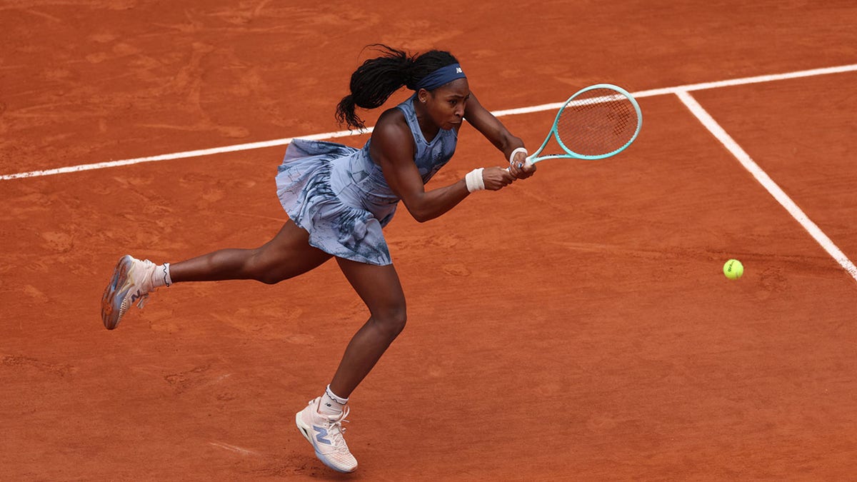 Coco Gauff plays a backhand