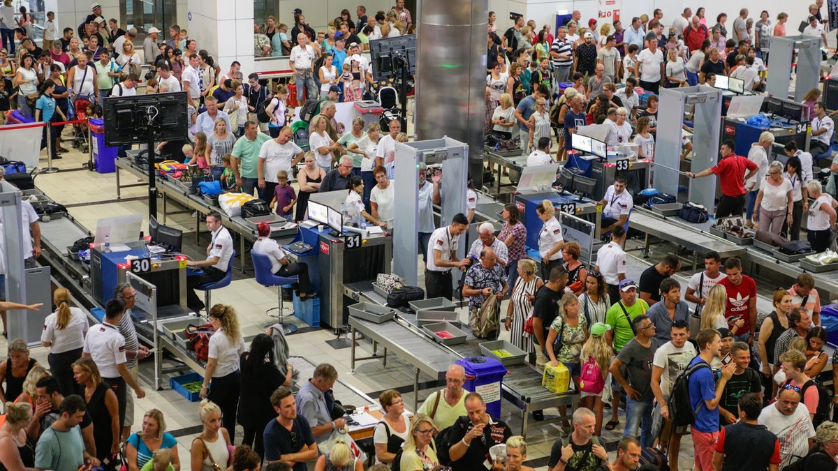 busy TSA lines