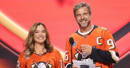 Joshua Jackson Has Reunion With ‘Mighty Ducks’ Costar at 2025 NHL Draft