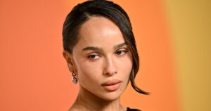 Zoe Kravitz’s Cool-Girl Flip Flops Have a  Lookalike Shoppers Say ‘Look Upscale’