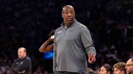 Knicks pick Mike Brown as franchise’s next head coach after Tom Thibodeau’s shocking dismissal: report