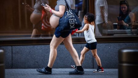 Red state now offers preferred parking for pregnant women