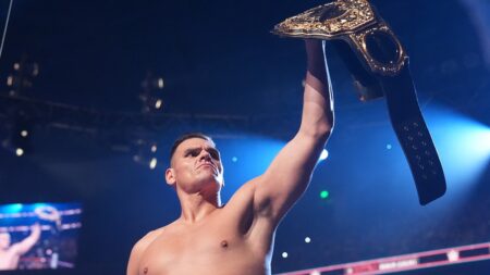 Gunther defeats Goldberg in WWE legend’s retirement match; Seth Rollins appears to suffer knee injury