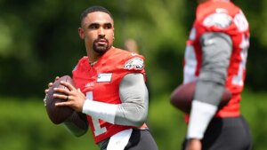 Eagles’ Nick Sirianni blasts ‘bulls—‘ narratives around Super Bowl champ Jalen Hurts