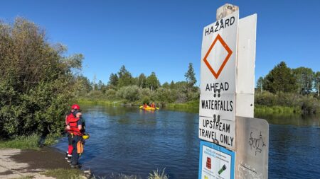 6 swept over Oregon waterfall; 1 dead and 2 missing