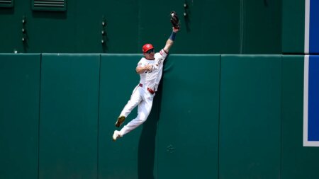 Nationals’ Jacob Young defies gravity with jaw-dropping home run robbery