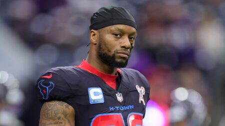 Texans star Joe Mixon’s preseason in jeopardy due to latest injury setback