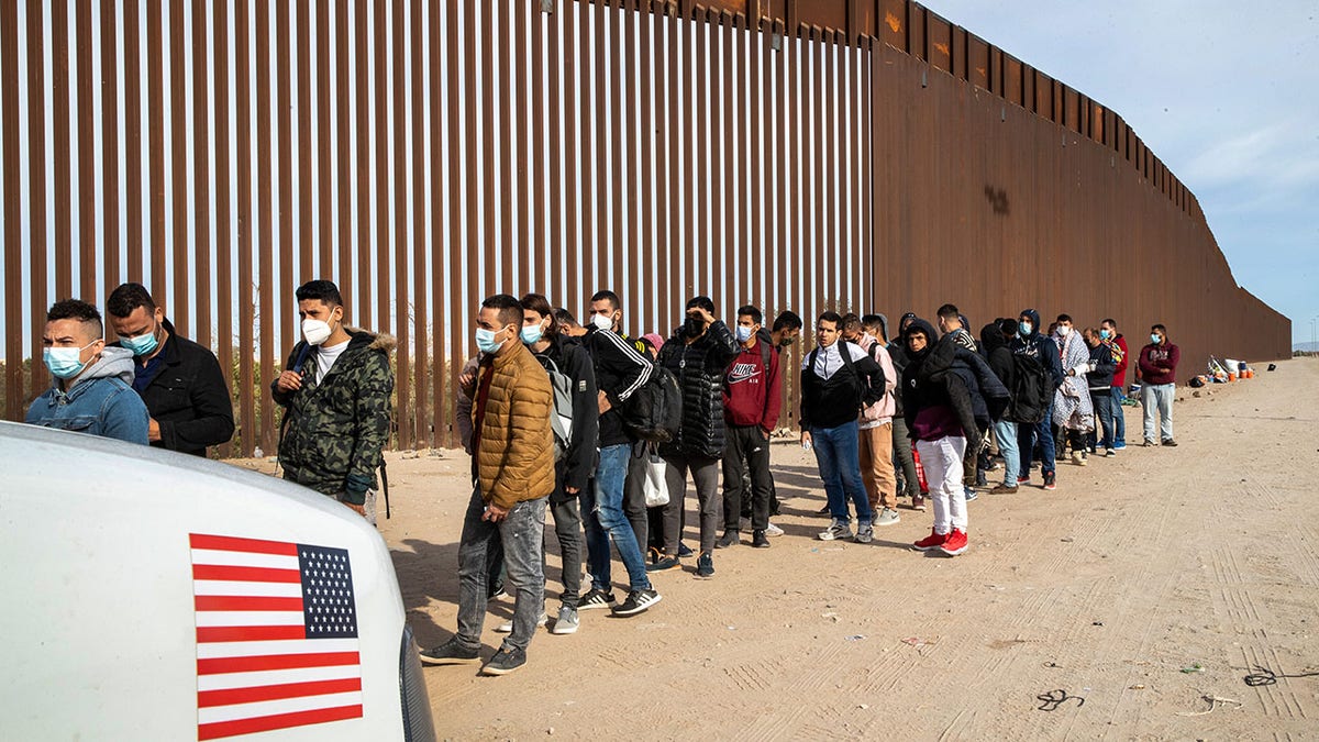 chinese nationals cross us border im