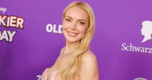 Lindsay Lohan’s Radiant Red Carpet Glam Was Achieved With This Exact  Setting Spray