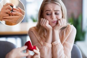 Man unapologetically steals his late sister’s ring to propose to girlfriend: ‘He is too cheap to buy a new one’