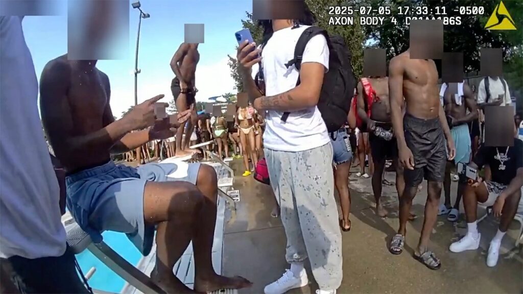 Social media-fueled teen flash mobs prompt closures of businesses and public centers nationwide