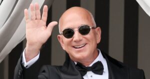 Jeff Bezos Debuts New Hairstyle After Wedding With Lauren Sanchez