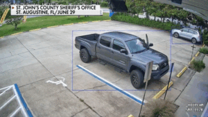 Chilling security footage captures woman’s desperate escape from Florida kidnapping attempt in parking lot