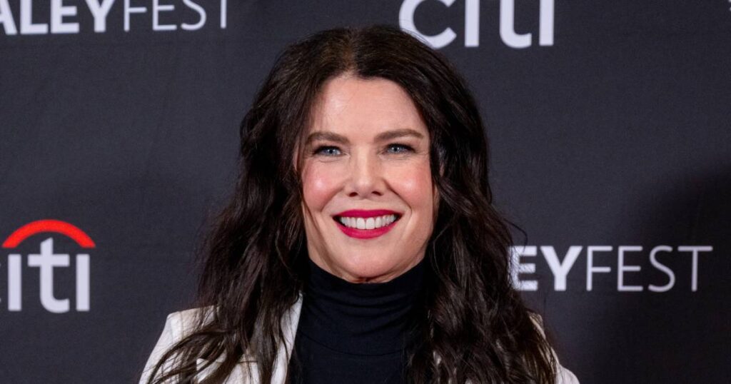 ‘Gilmore Girls’ Alum Lauren Graham’s GRWM Makeup Video Is So Lorelai Gilmore Coded