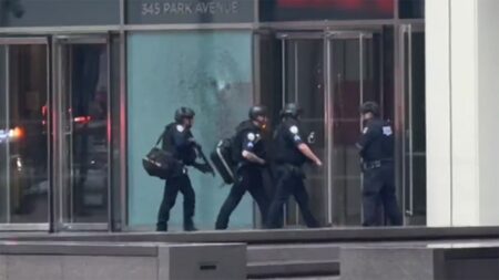 Female NYPD officer killed, among 5 shot in NYC shooting; gunman dead at Blackstone building