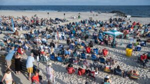 Beach Catholic movement brings traditional worship to Long Island shores