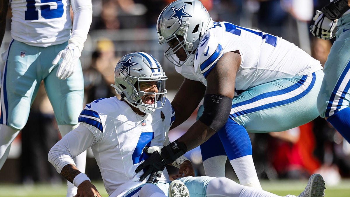 Tyler Smith picks up Dak Prescott