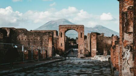British man faces €1,500 fine for stolen Pompeii stones