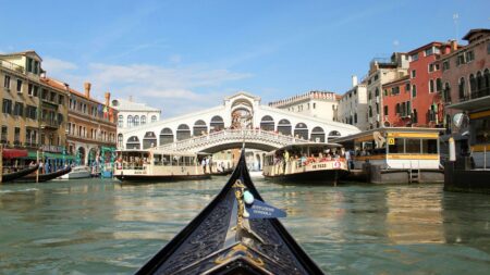 Venetians frustrated by tourists using €2 ferries as low-cost gondolas