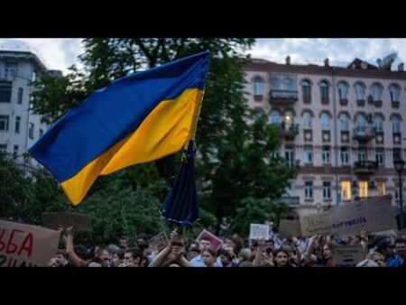 No, video doesn’t show anti-Zelenskyy protest over Russia peace deal refusal