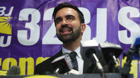 Top Dem senator reveals socialist Mamdani is what her party should look like: ‘You bet’