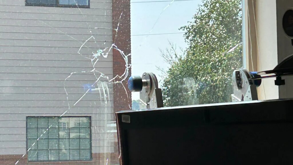 ‘Cowardly’ rioter threw rock, set fire to ICE sub-office in Washington state: DHS