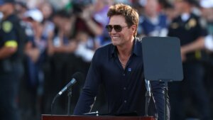 Patriots unveil statue of Tom Brady outside stadium: ‘This statue isn’t just for Pats fans’
