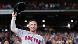 Red Sox’s Alex Bregman makes history in return to Astros home ballpark, drawing cheers and jeers from fans