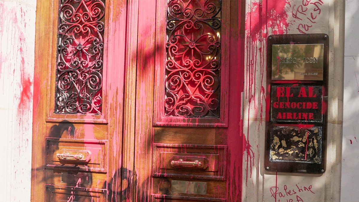 El Al's Paris offices vandalized