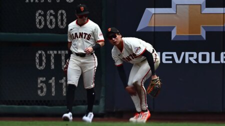 Giants’ Jung Hoo Lee makes ‘catch of the decade’ in win over Rays