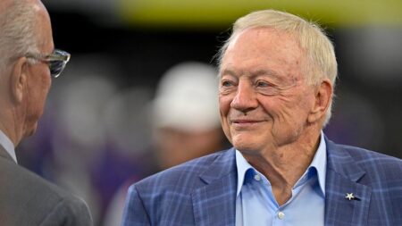 Cowboys’ Jerry Jones emphasizes ‘art of the deal’ message in Micah Parsons negotiations