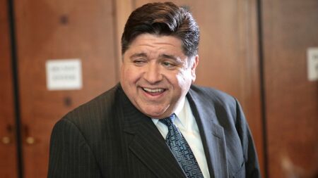 Gov. Pritzker says Trump trying to ‘manufacture a crisis’ as admin plans National Guard deployment to Chicago